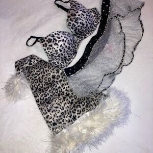 RARE 2007 Victoria's Secret Snow Leopard Very Sexy Christmas Hat Bra Skirt Set